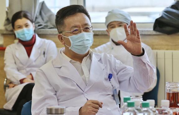 哈尔滨医科大学附属第一医院院长于凯江：决胜“攻坚战” 投身“保卫战”
