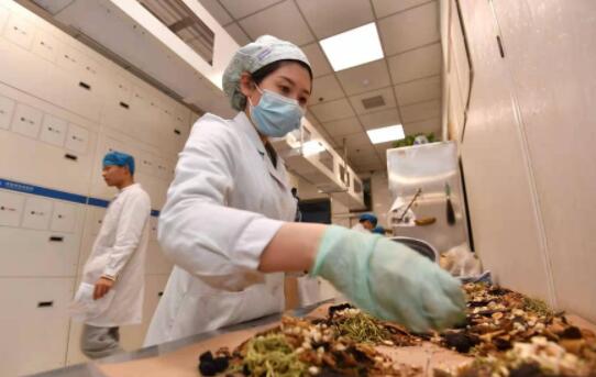 发挥好中医药防控新冠病毒的作用