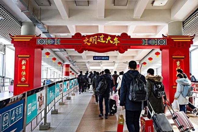 春运路上要警惕新冠叠加流感 风险翻倍